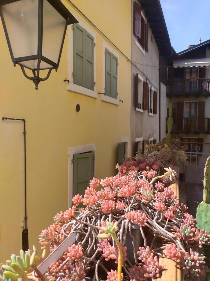 La Tana Dell'Artista Hotel Arco Exterior foto
