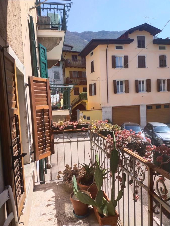 La Tana Dell'Artista Hotel Arco Exterior foto
